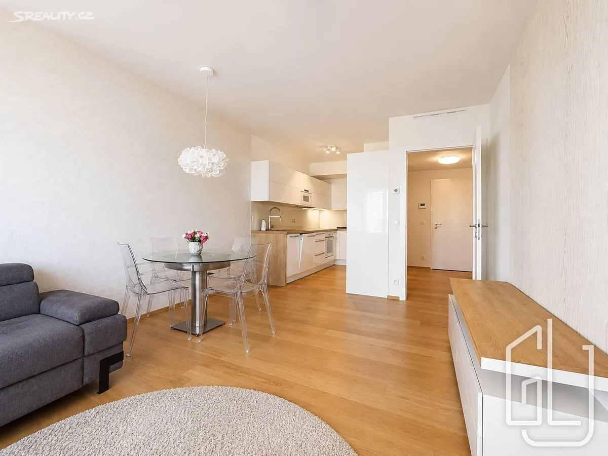 Pronájem bytu 2+kk 55 m², Praha