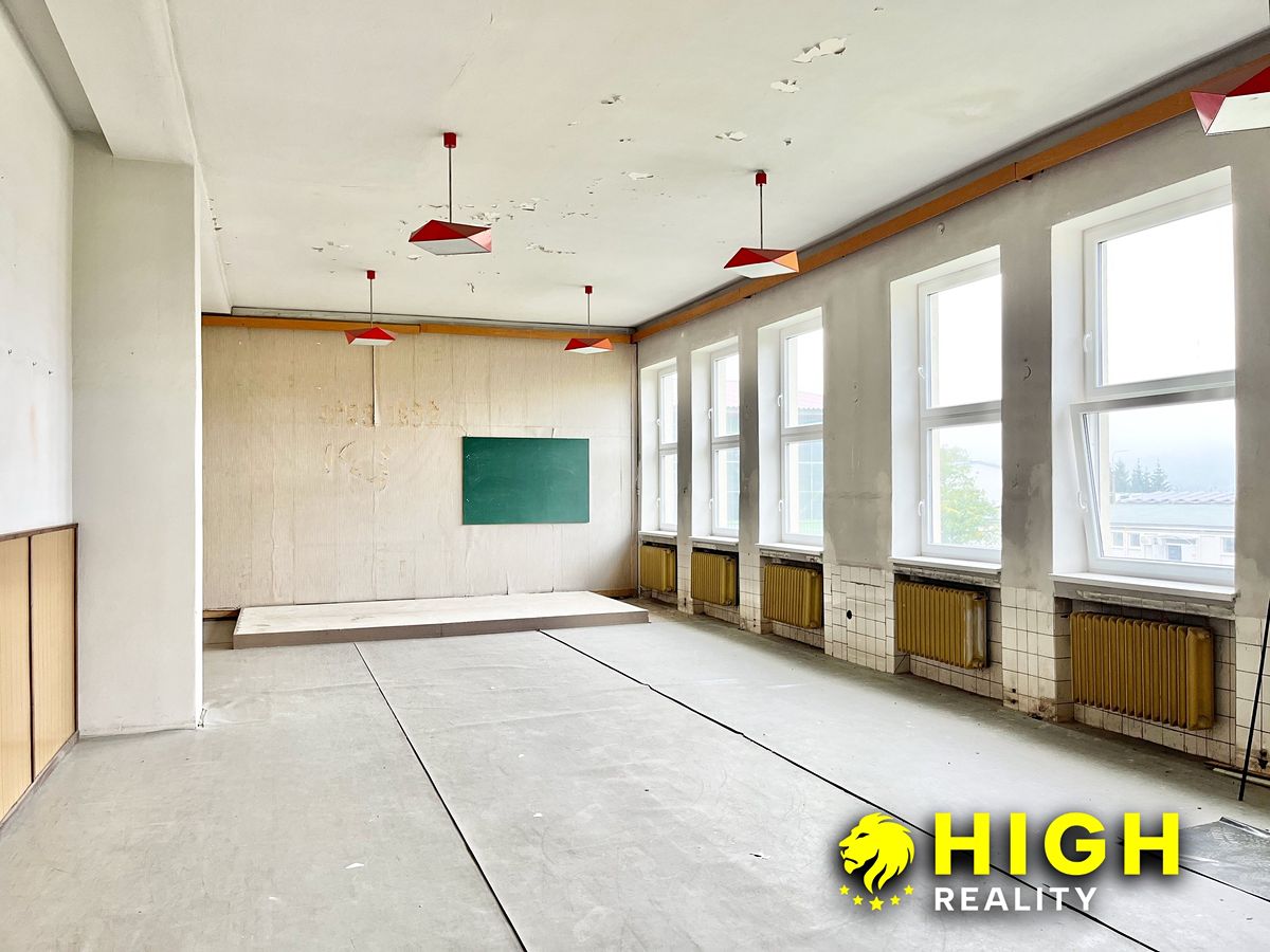 Pronájem kanceláře 490 m² – fotografie 3