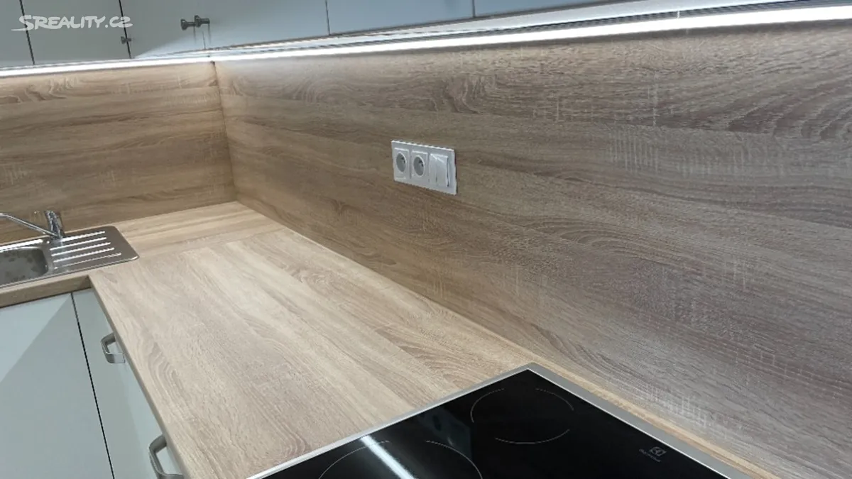 Pronájem bytu 2+1 59 m², Antonína Sochora