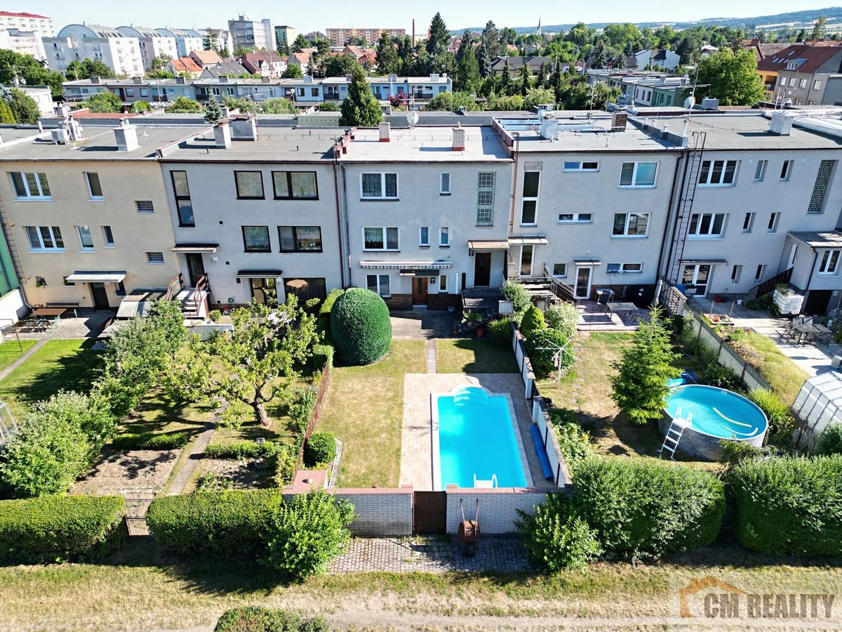Prodej rodinného domu 230 m², pozemek 379 m² – fotografie 5