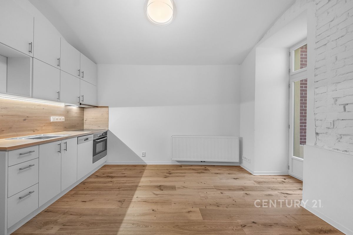 Pronájem bytu 2+kk 50 m² – fotografie 2