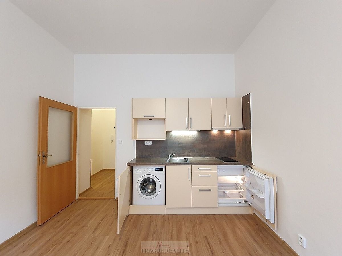 Pronájem bytu 1+kk 27 m²