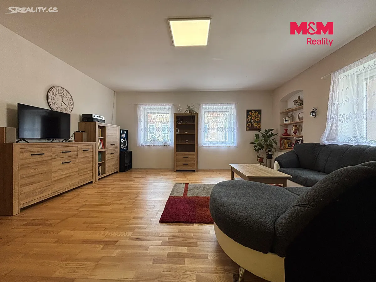 Prodej rodinného domu 210 m², pozemek 598 m² – pohled 4