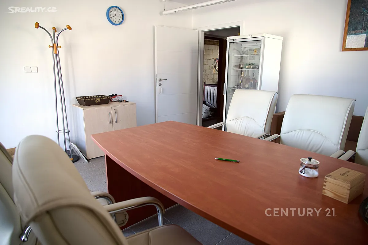 Pronájem komerční nemovitosti 2215 m² – pohled 3