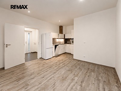 Pronájem bytu 1+kk 28 m²