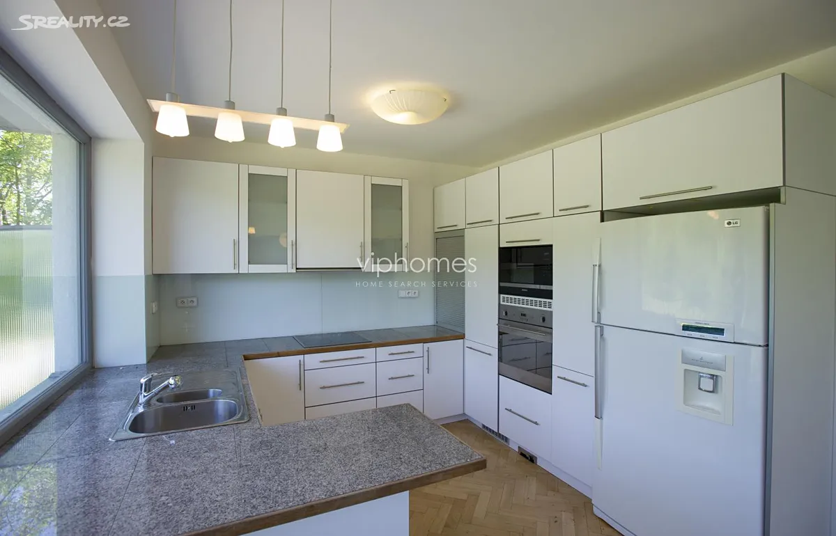 Pronájem vily 230 m², pozemek 578 m² – pohled 6