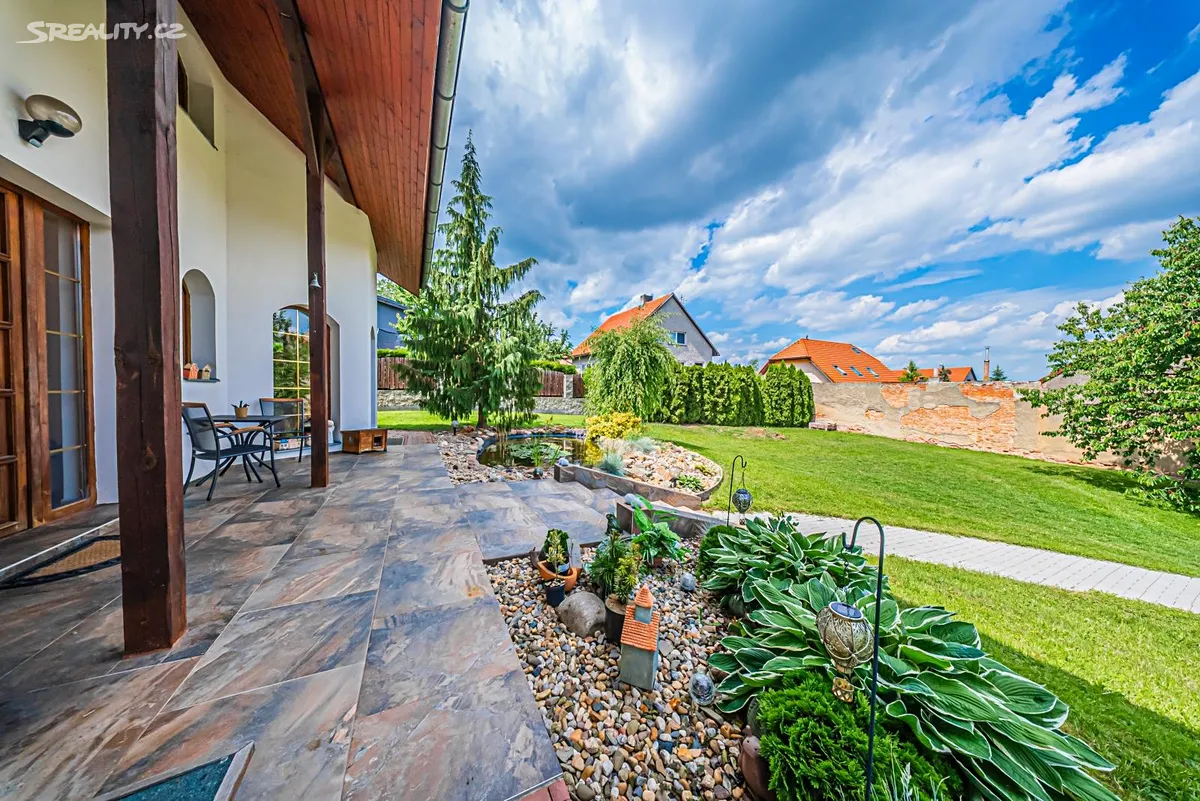 Prodej rodinného domu 370 m², pozemek 1856 m² – pohled 6