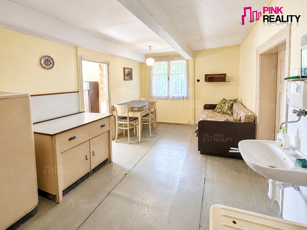 Prodej rodinného domu 180 m², pozemek 824 m² – fotografie 2