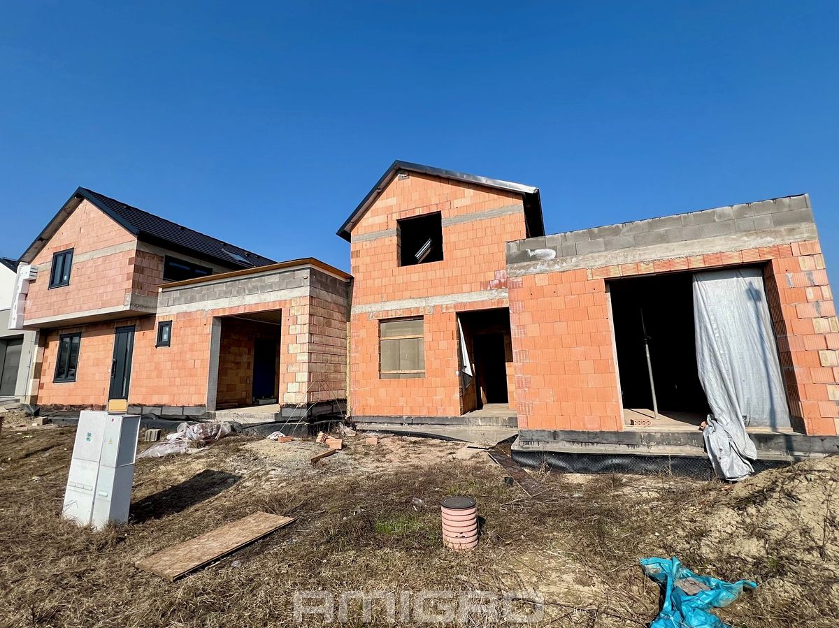Prodej rodinného domu 141 m², pozemek 364 m² – fotografie 2