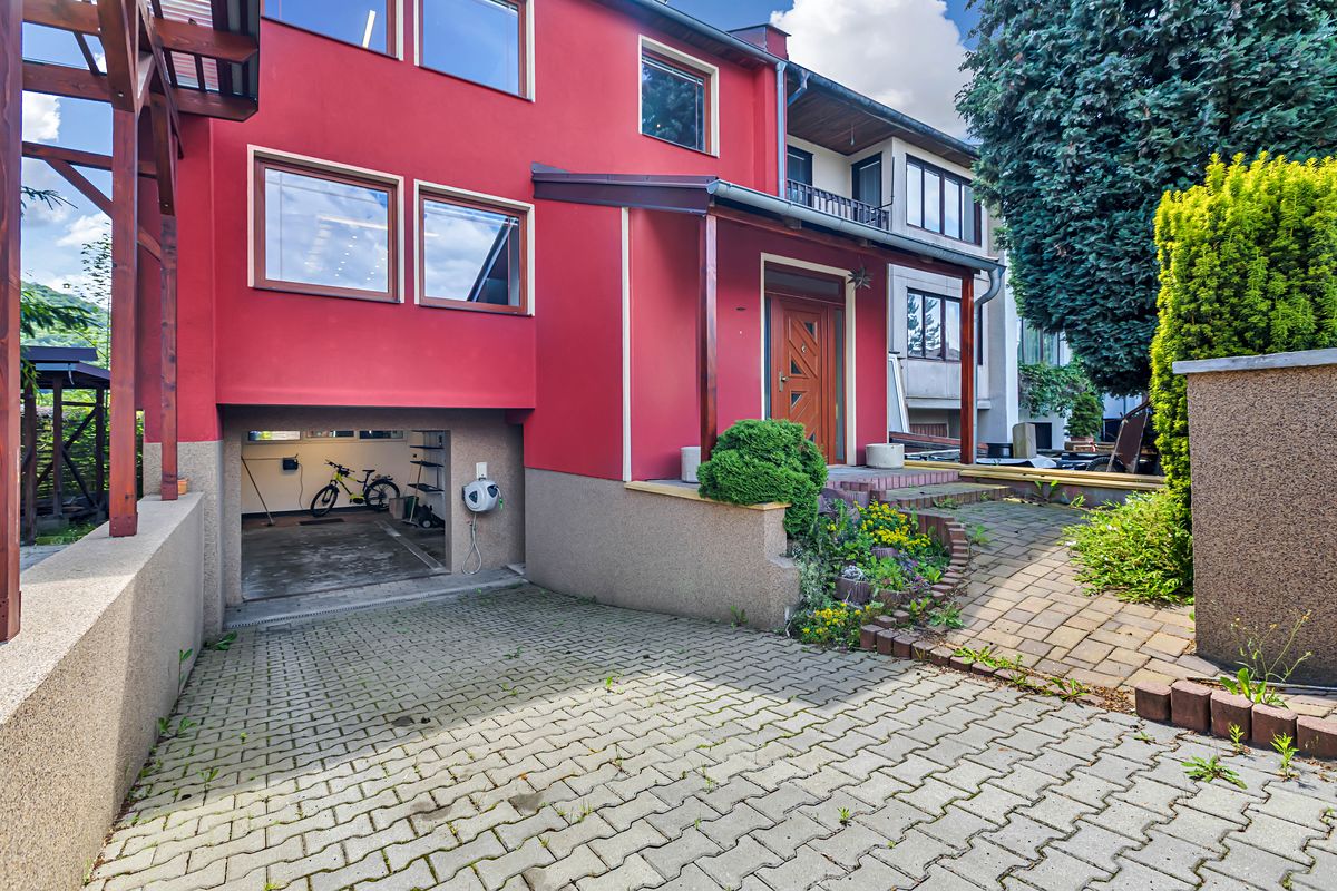 Prodej rodinného domu 140 m², pozemek 295 m² – fotografie 3