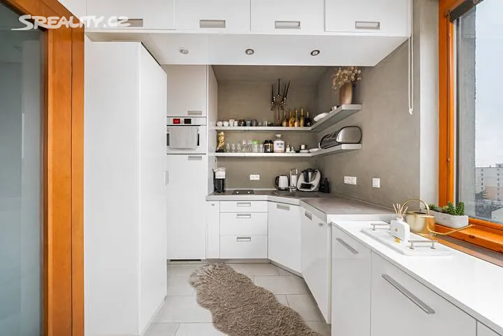 Pronájem bytu 1+kk 35 m², Praha