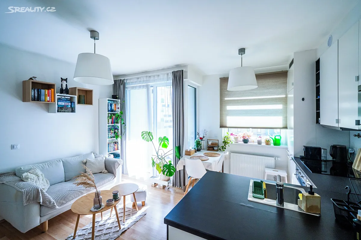 Pronájem bytu 2+kk 46 m² – další
