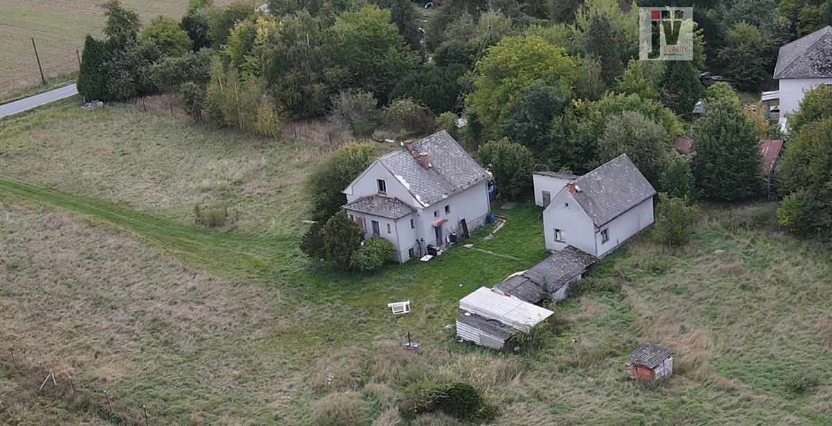 Prodej rodinného domu 120 m², pozemek 7024 m²