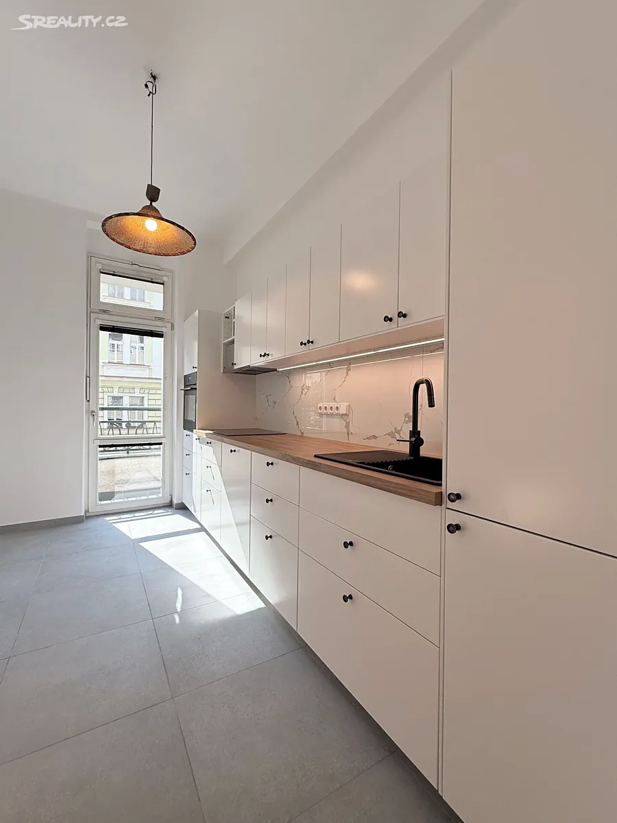 Pronájem bytu 3+1 88 m², Italská