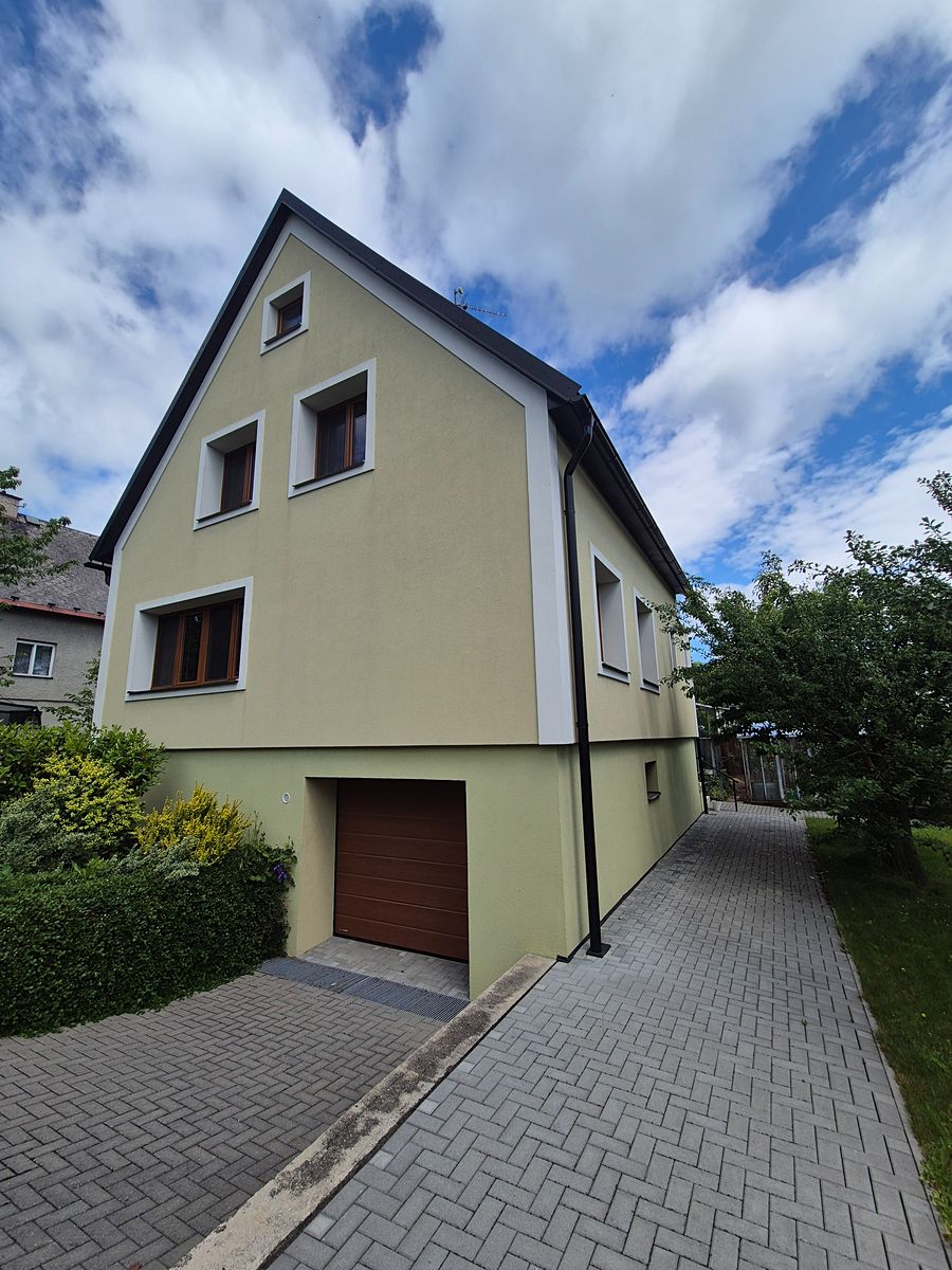 Prodej rodinného domu 150 m², pozemek 756 m² – fotografie 2