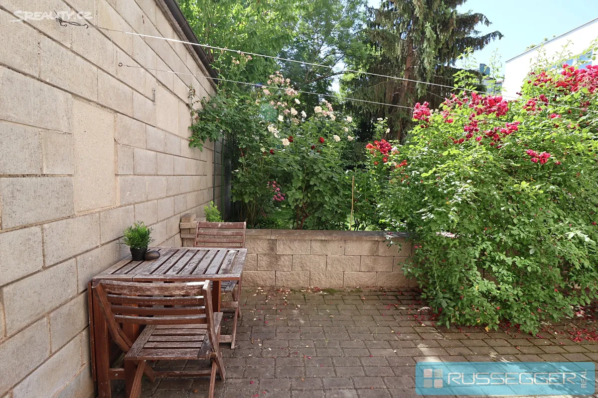 Pronájem bytu 1+kk 25 m² – pohled 2