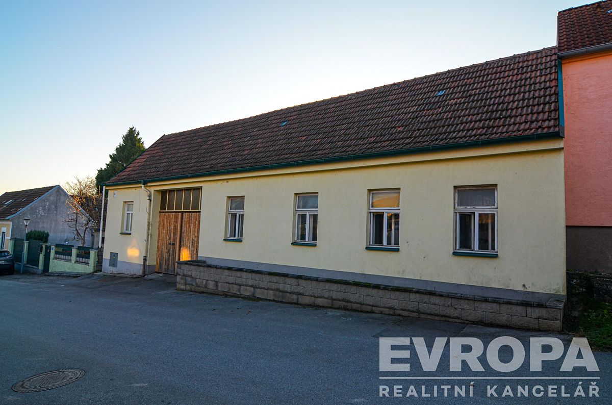 Prodej rodinného domu 120 m², pozemek 327 m² – fotografie 2