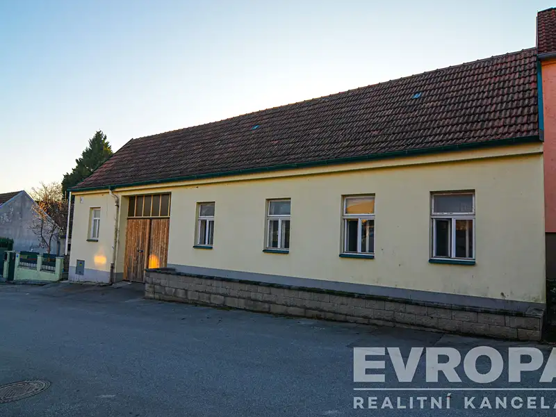 Prodej rodinného domu 120 m², pozemek 327 m², Břeclav – náhled fotky 2