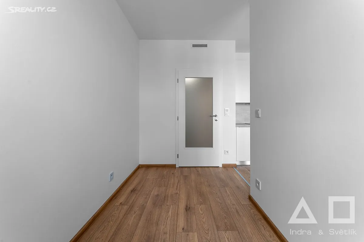 Pronájem bytu 1+kk 29 m² – pohled 6