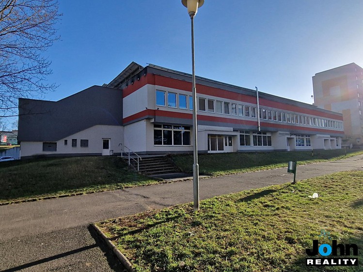 Комерційне приміщення в оренду, 400 м² (1 з 27)