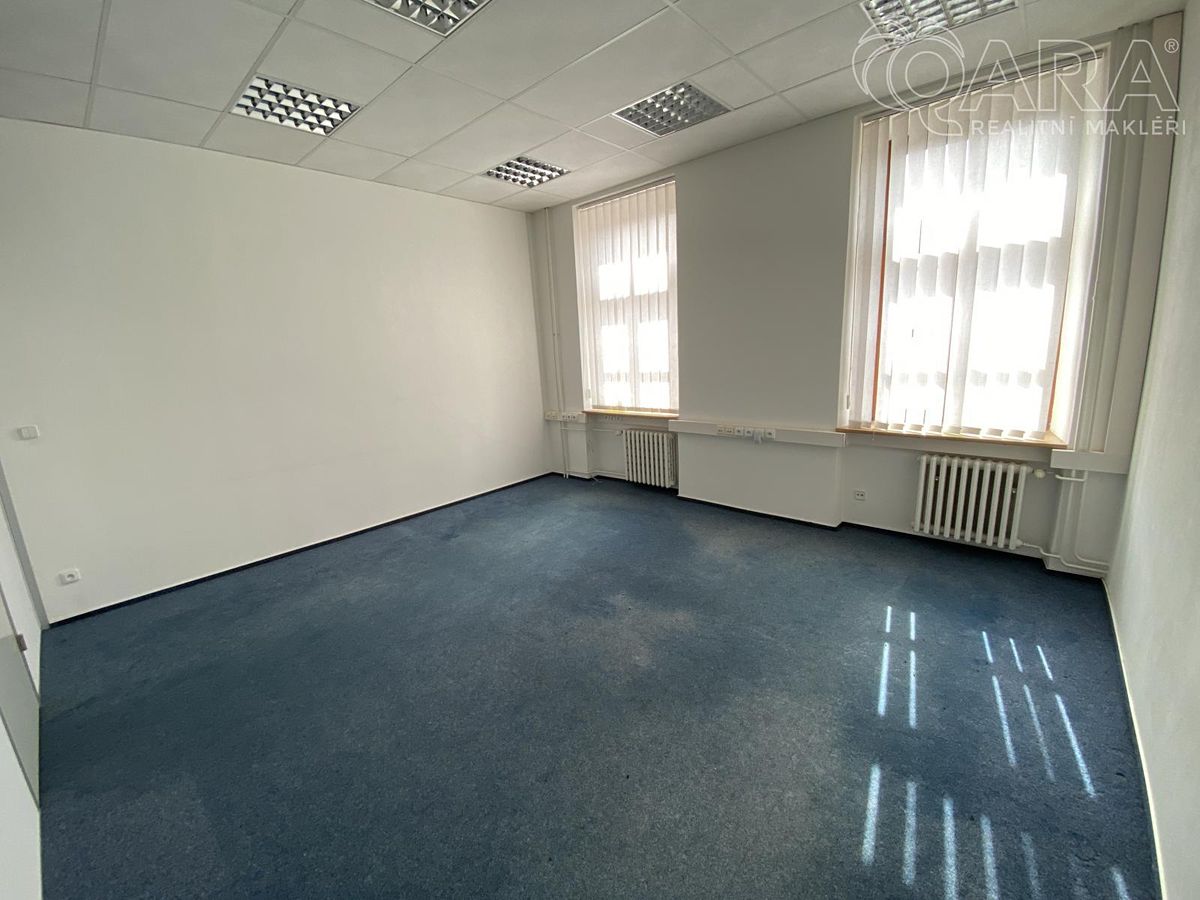 Pronájem kanceláře 33 m² – fotografie 2