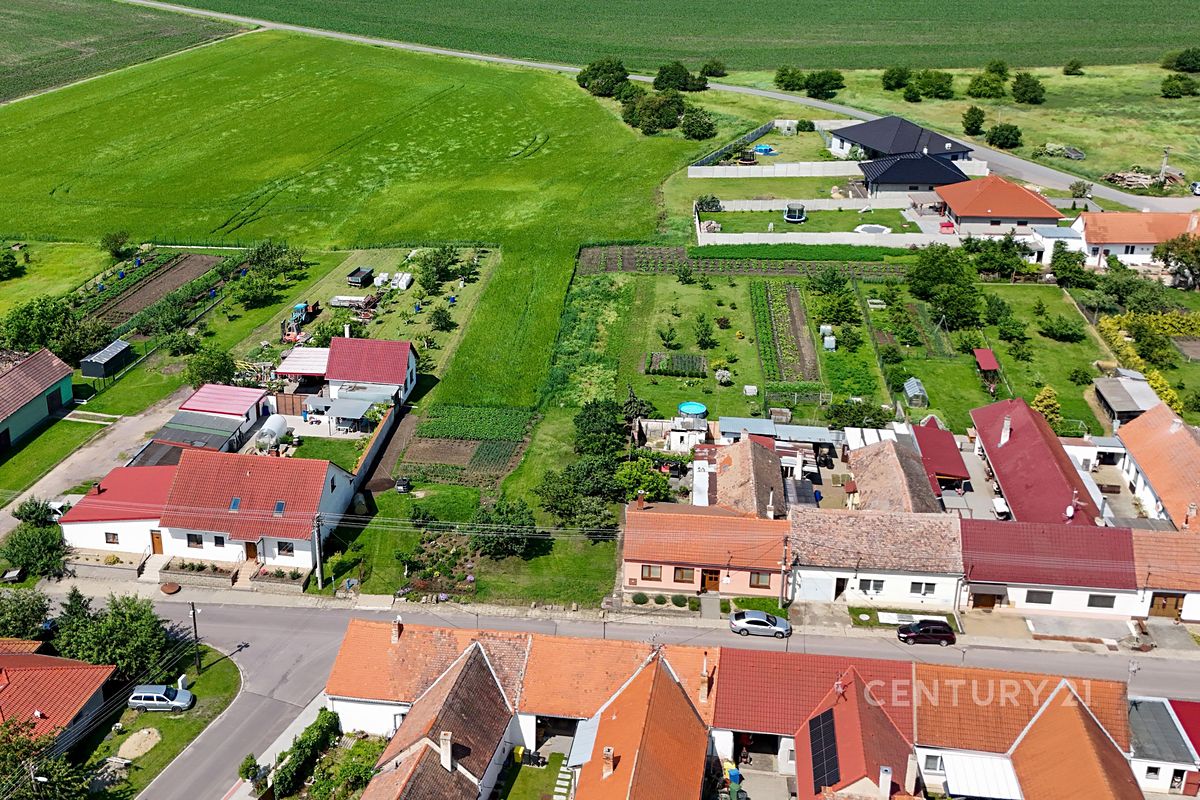 Prodej stavebního pozemku 1020 m² – fotografie 2