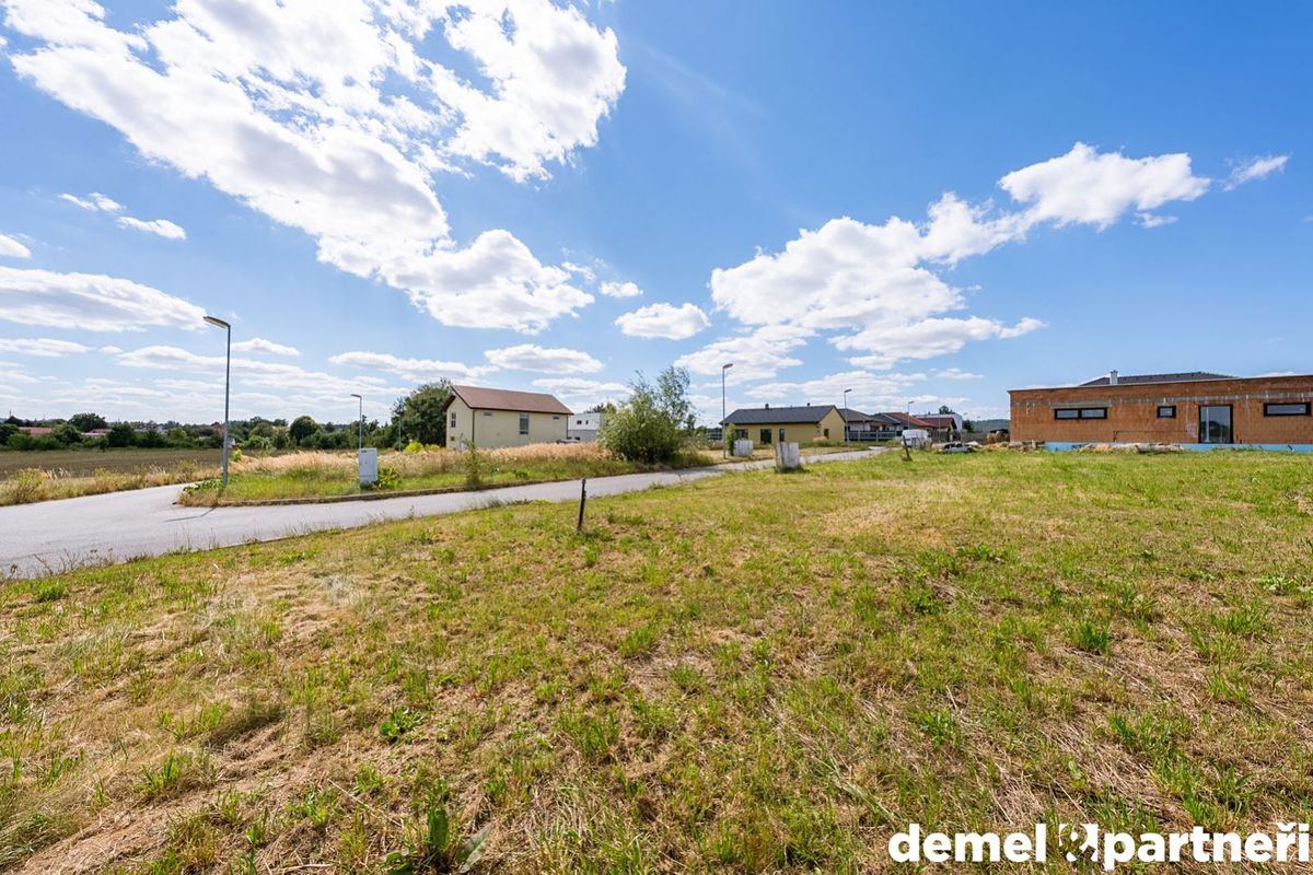 Prodej stavebního pozemku 640 m² – fotografie 3