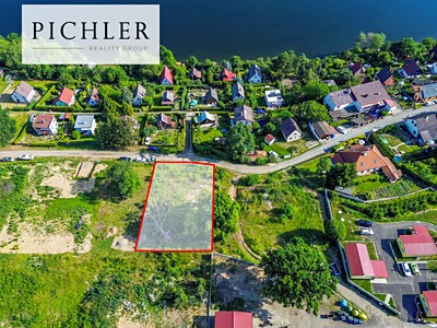 Prodej  stavebního pozemku 1 003 m²