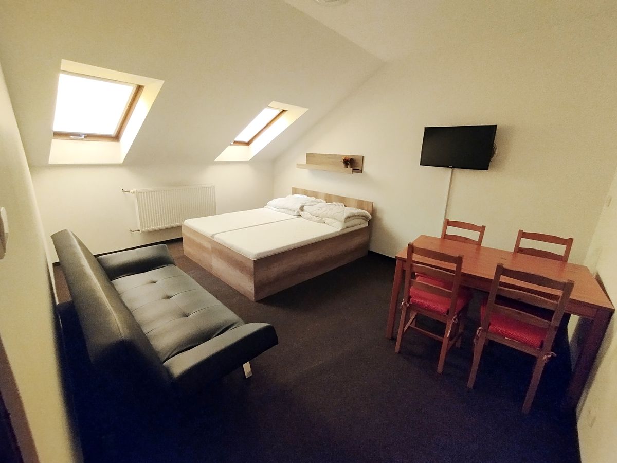 Pronájem bytu 2+kk 50 m² – fotografie 2