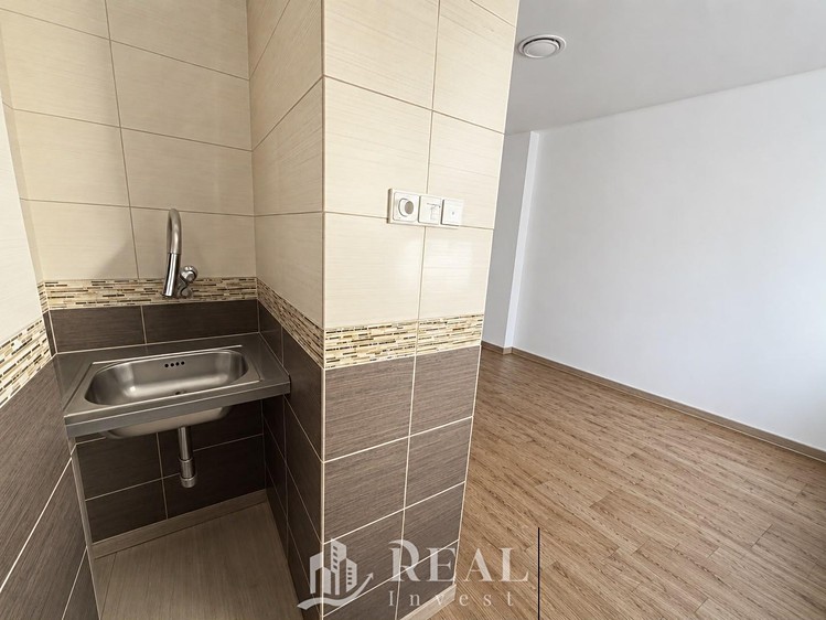 Wohnung 1+kk zum Kauf, 23 m² (4 von 9)