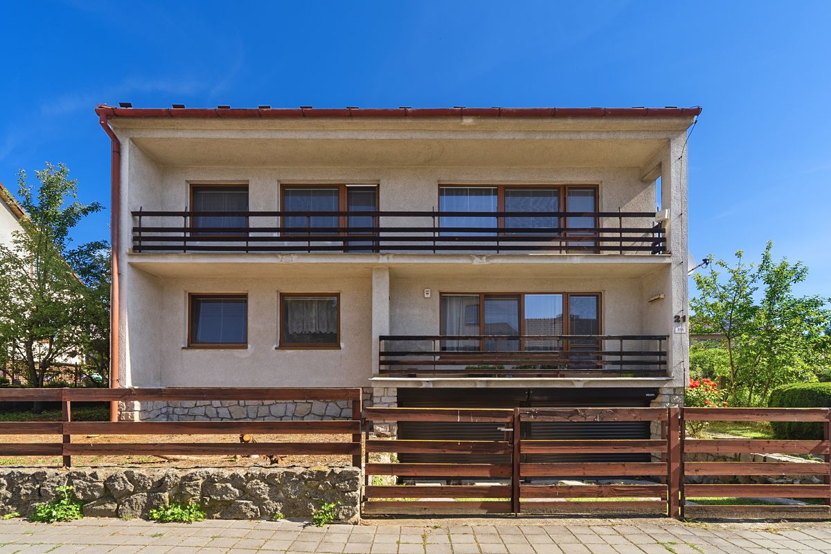 Prodej rodinného domu 235 m², pozemek 662 m² – fotografie 3