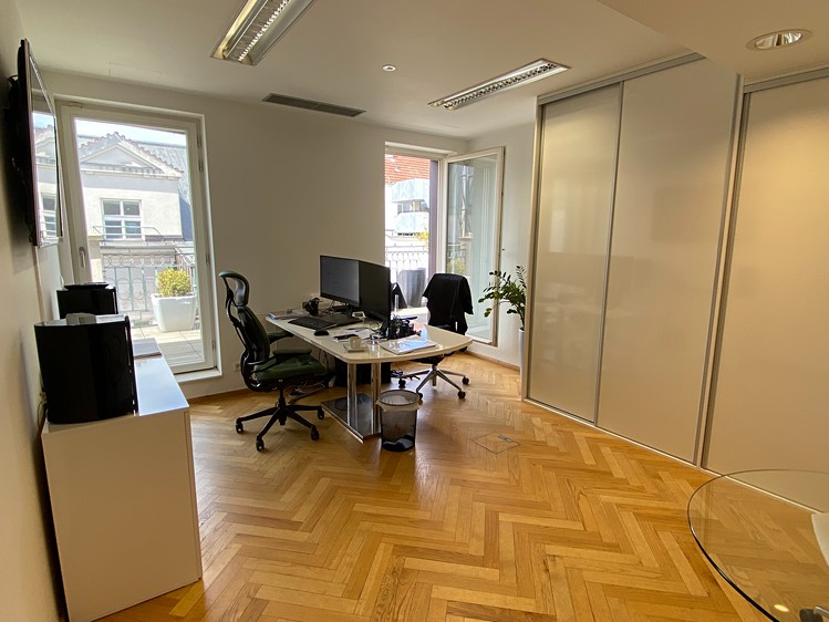 Pronájem komerčního prostoru, 74 m² (2 z 9)