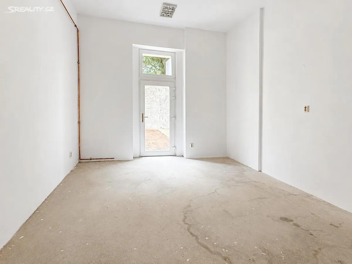 Prodej kanceláře 74 m², Zenklova
