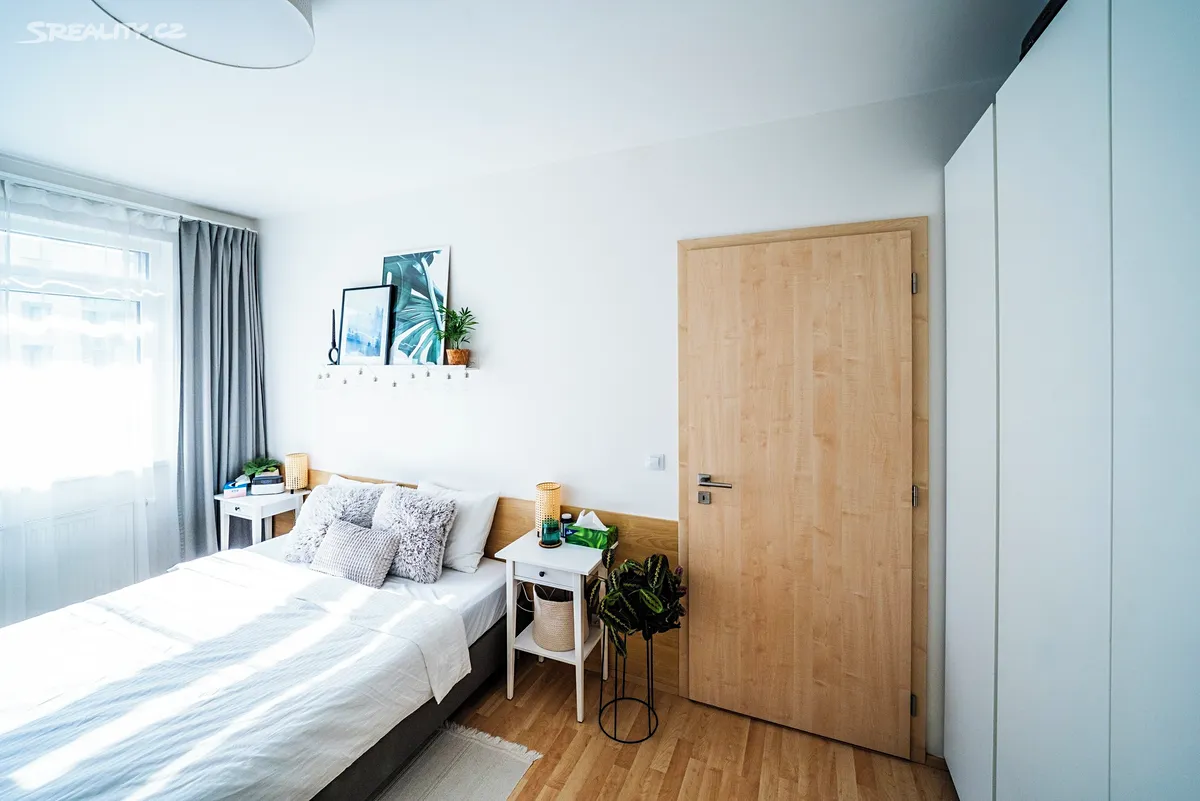 Pronájem bytu 2+kk 46 m² – pohled 5
