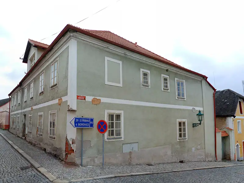 Prodej rodinného domu 310 m², pozemek 416 m², Horšovský Týn – náhled fotky 1