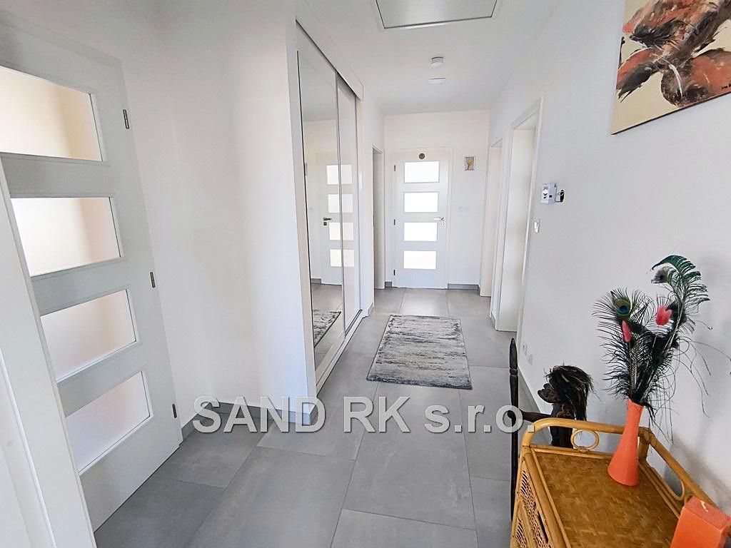 Prodej rodinného domu 106 m², pozemek 805 m² – fotografie 2