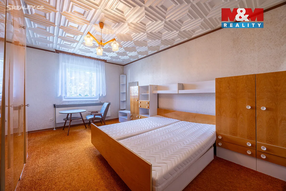 Prodej rodinného domu 226 m², pozemek 980 m² – pohled 3