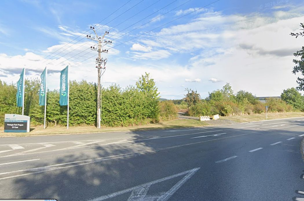 Pronájem komerčního pozemku 9000 m²