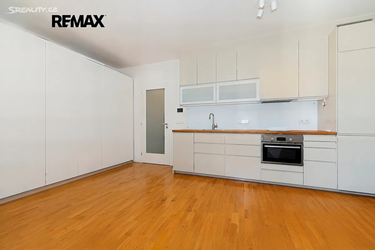 Pronájem bytu 1+kk 32 m² – pohled 4