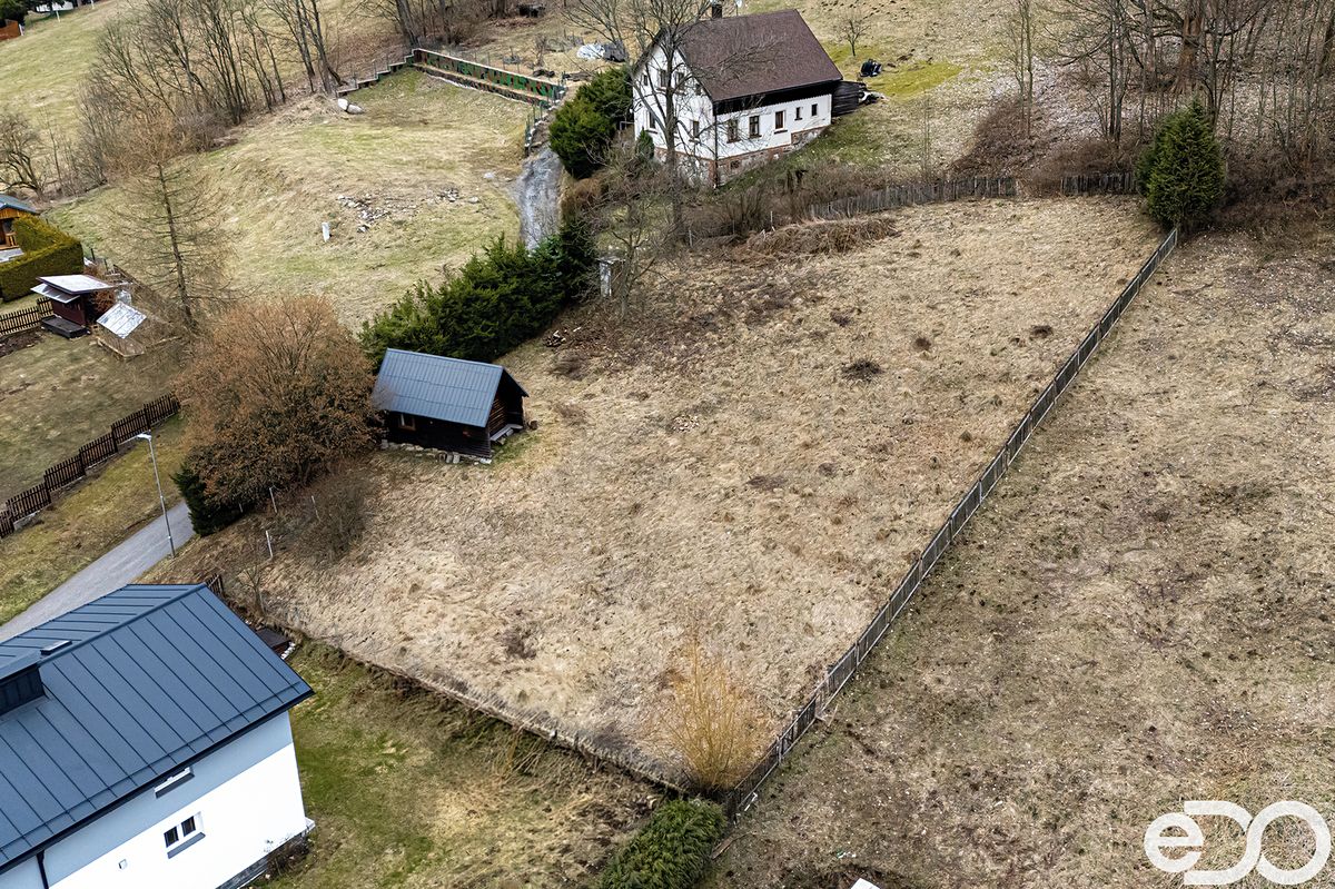 Prodej stavebního pozemku 1252 m²