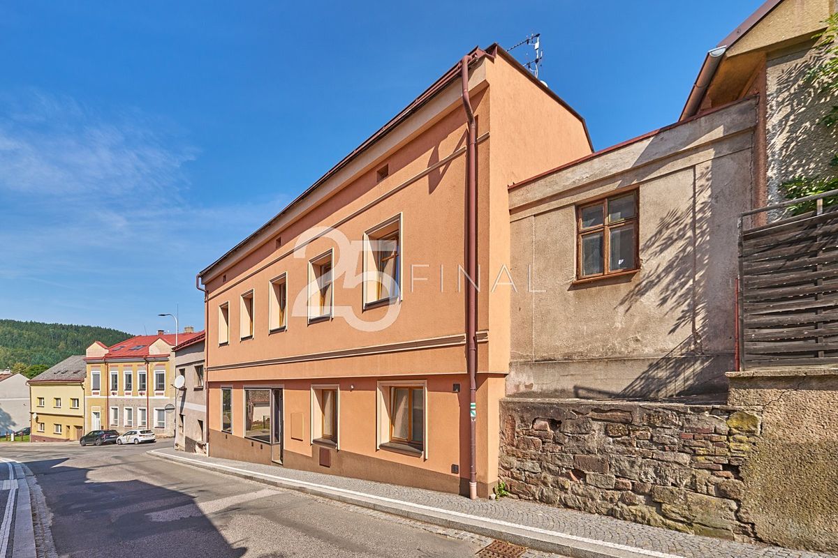 Prodej rodinného domu 199 m², pozemek 215 m² – fotografie 4