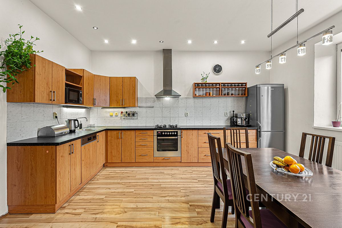 Prodej rodinného domu 142 m², pozemek 949 m² – fotografie 5