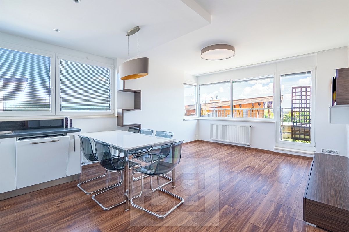 Pronájem bytu 3+kk 70 m²