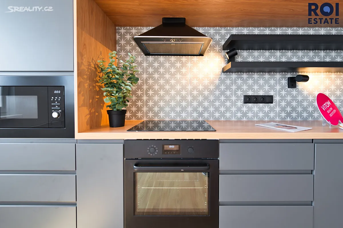 Pronájem bytu 3+kk 76 m², Praha
