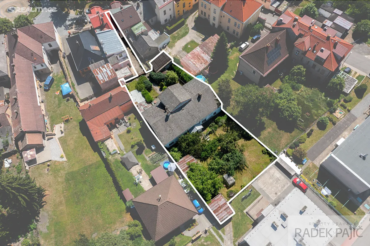 Prodej rodinného domu 218 m², pozemek 1274 m² – pohled 3