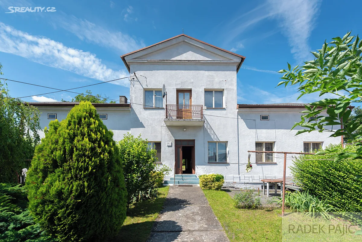 Prodej rodinného domu 218 m², pozemek 1274 m², Dobrovice
