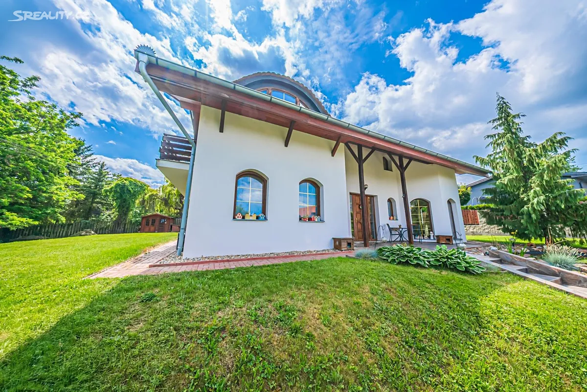 Prodej rodinného domu 370 m², pozemek 1856 m² – pohled 4