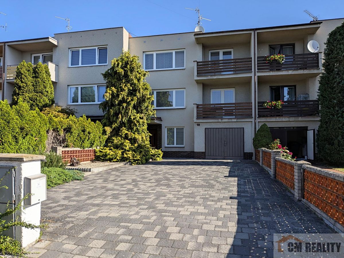 Prodej rodinného domu 230 m², pozemek 379 m² – fotografie 4