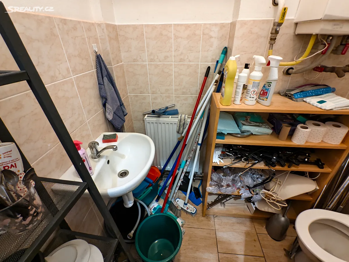 Prodej obchodního prostoru 70 m² – pohled 6