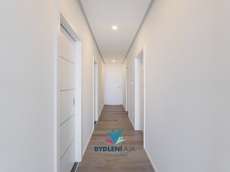 Prodej domu, 206 m² (68 z 90)